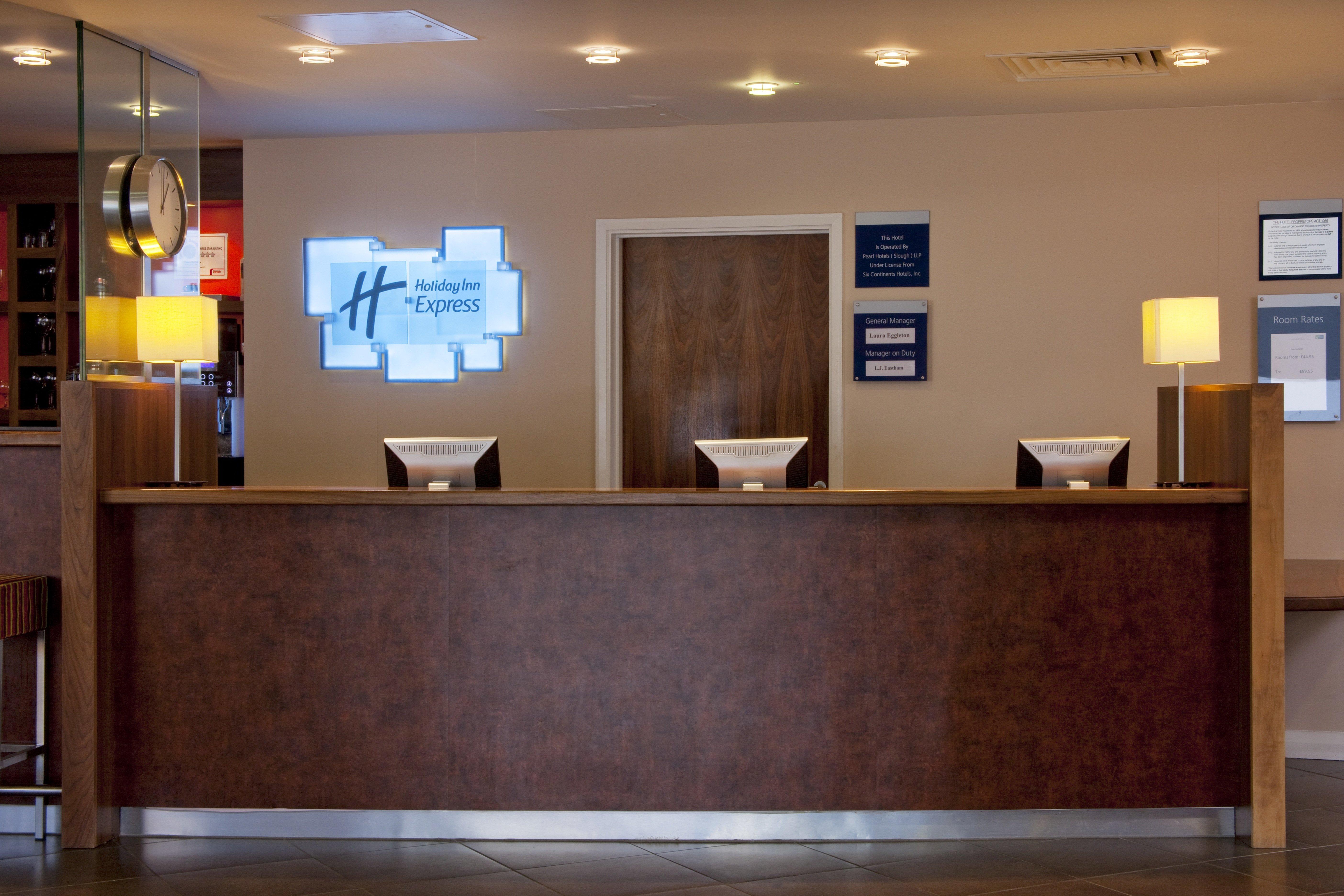 Holiday Inn Express Slough Dalaman gambar